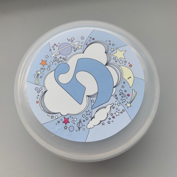 Glossier Moisturizing Moon mask🤍 - Picture 4 of 4